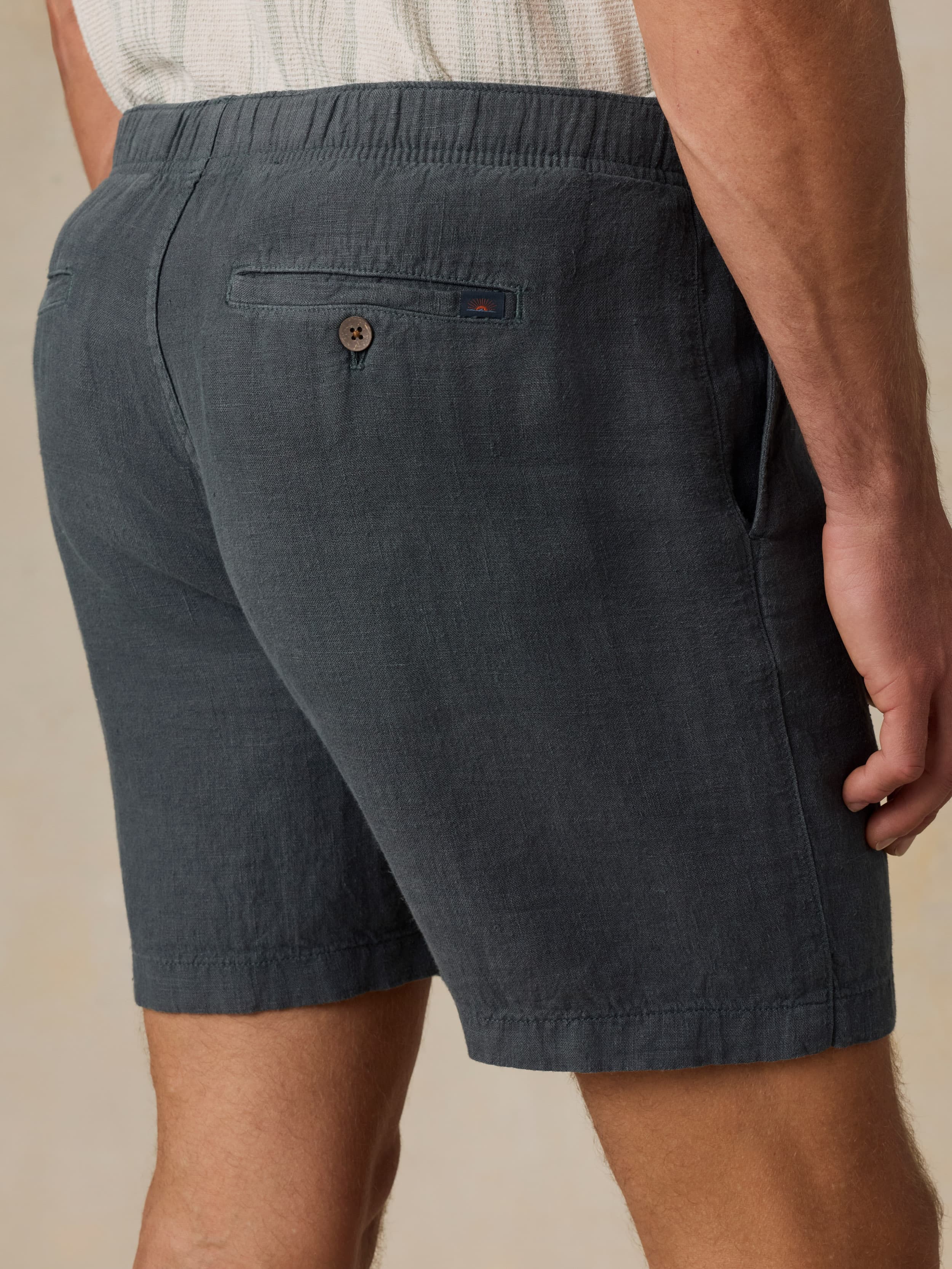 Essential Linen Short (6.5") - Washed Black - Image 6