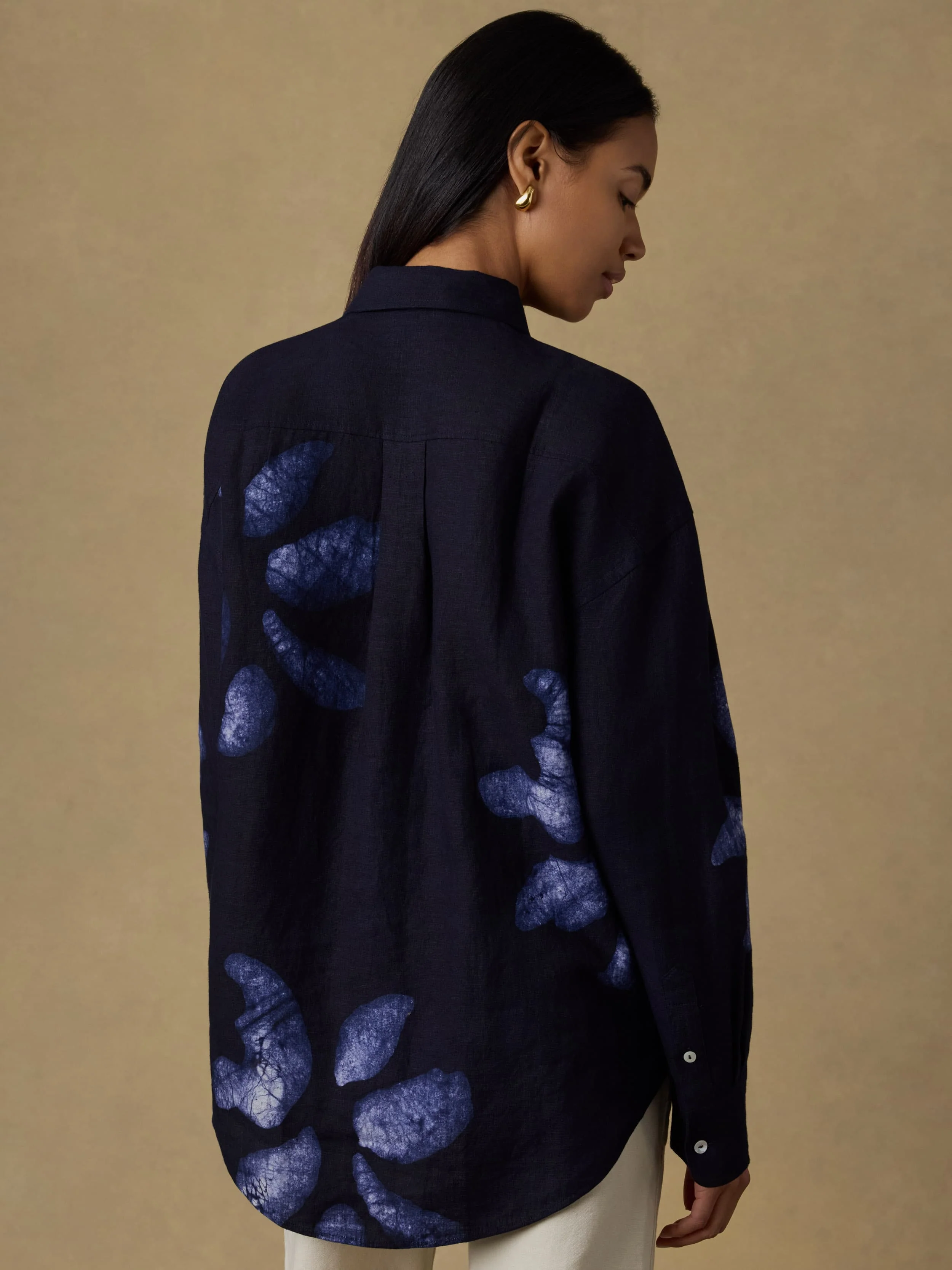Mia Relaxed Shirt - Midnight Batik Floral - Image 4