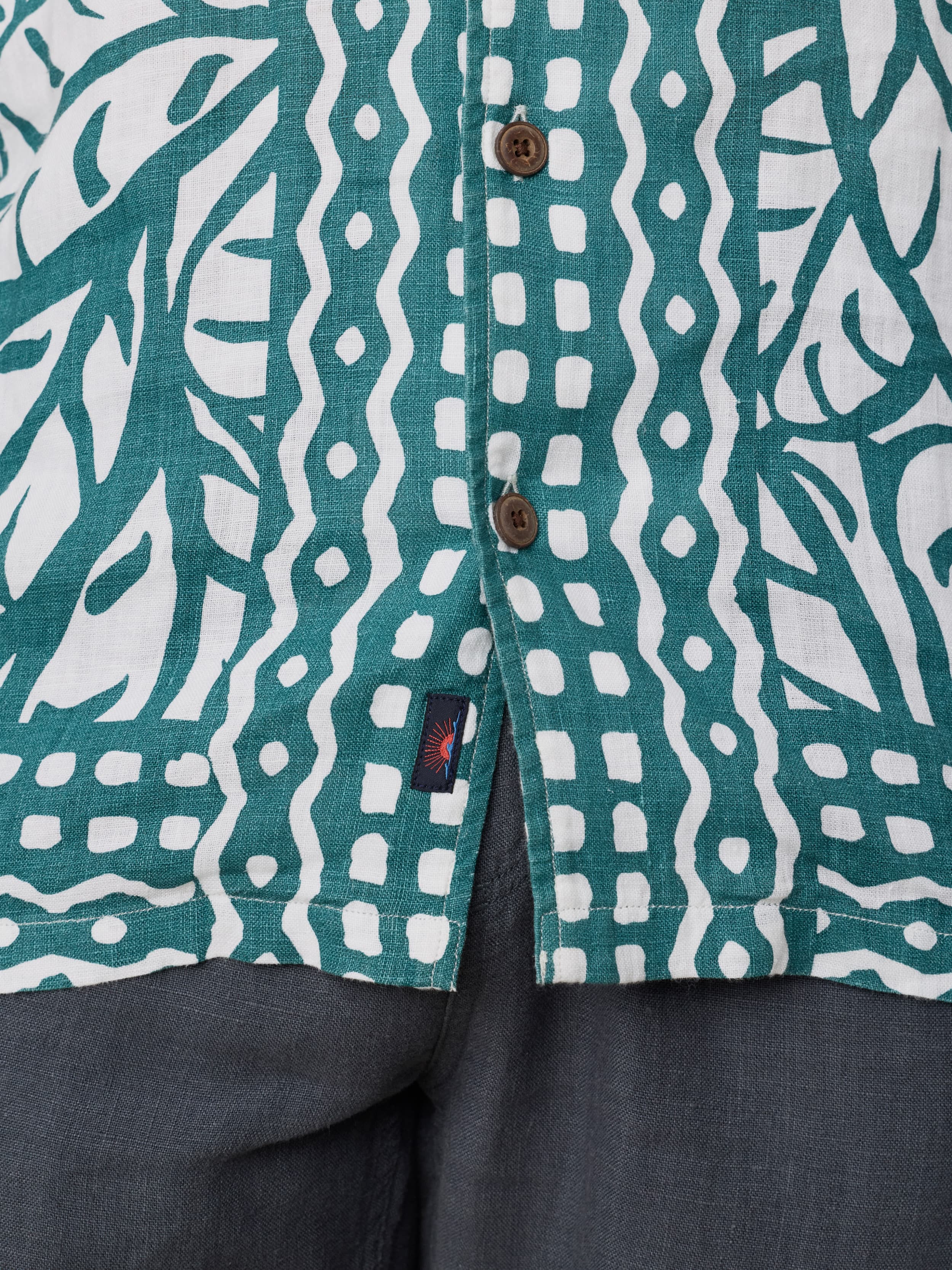 Short-Sleeve Linen Camp Shirt - Biscayne Leaves - Image 5