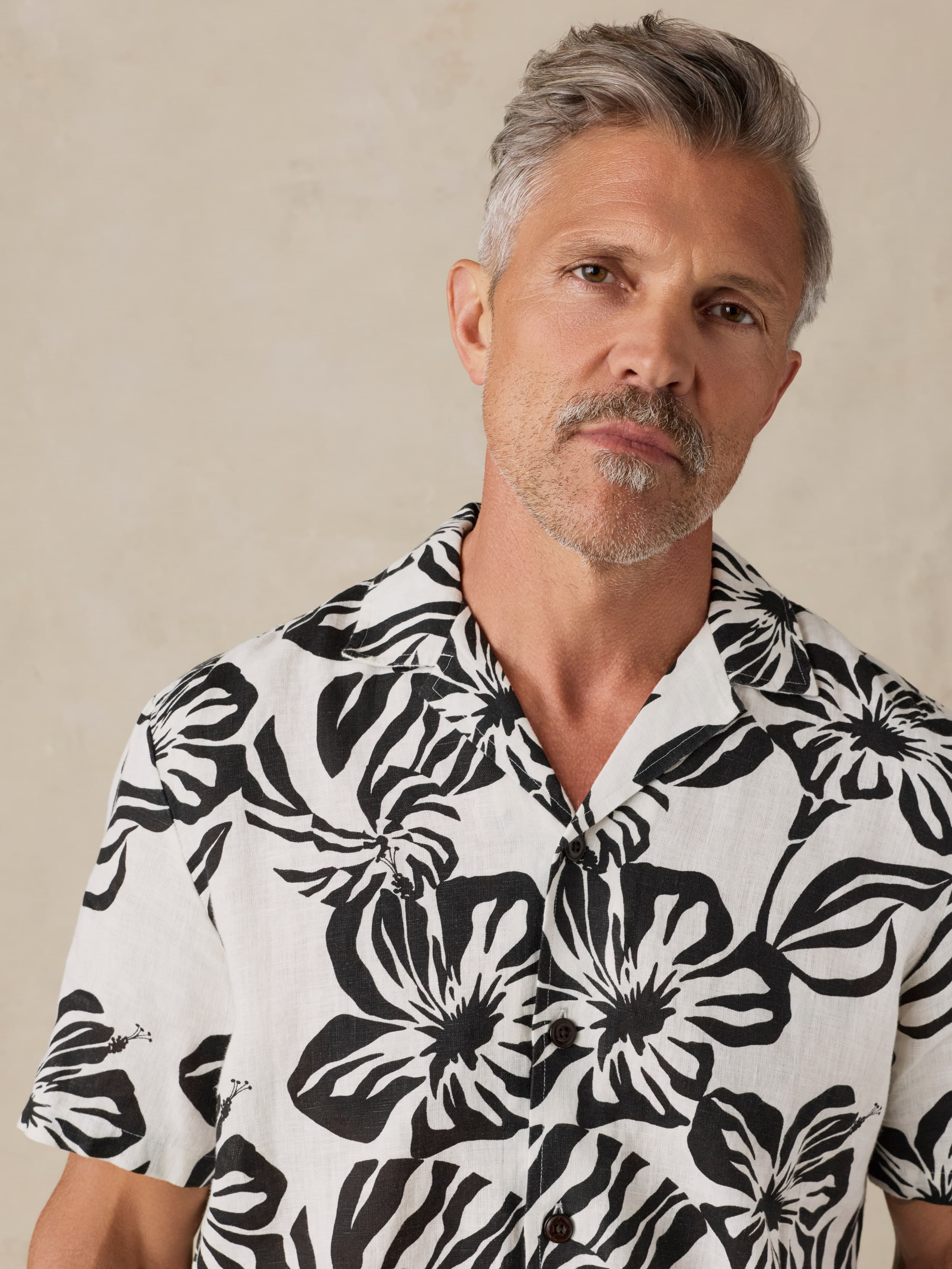 Short-Sleeve Linen Camp Shirt - Midnight Black Floral - Image 5
