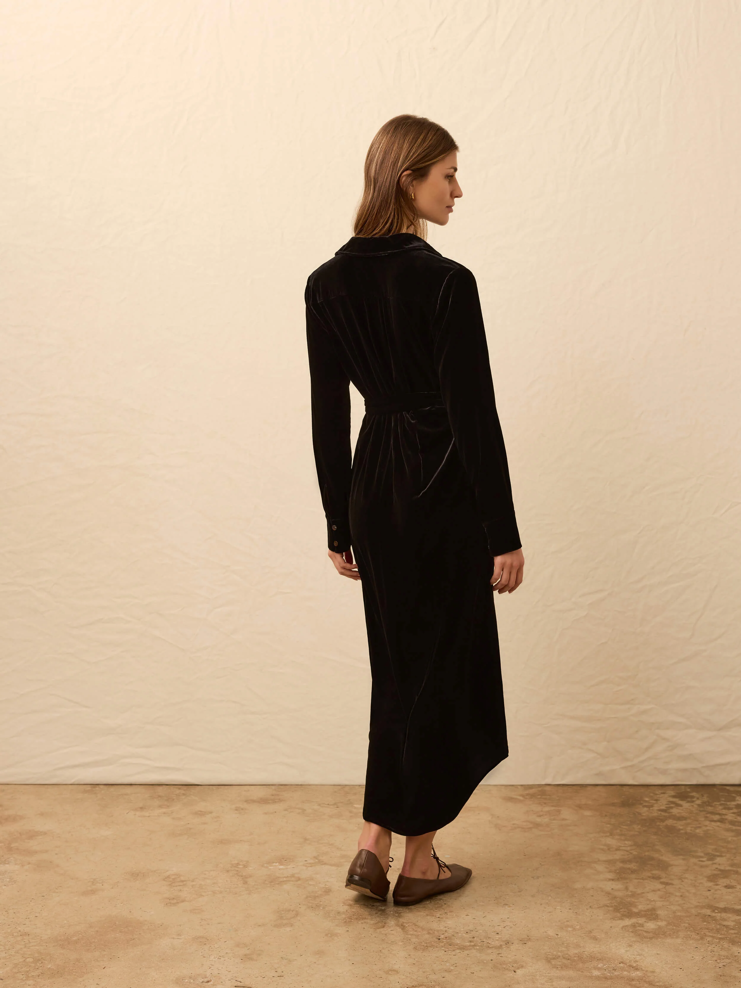 Stretch Silk Velvet Riley Midi Dress - Black - Image 4